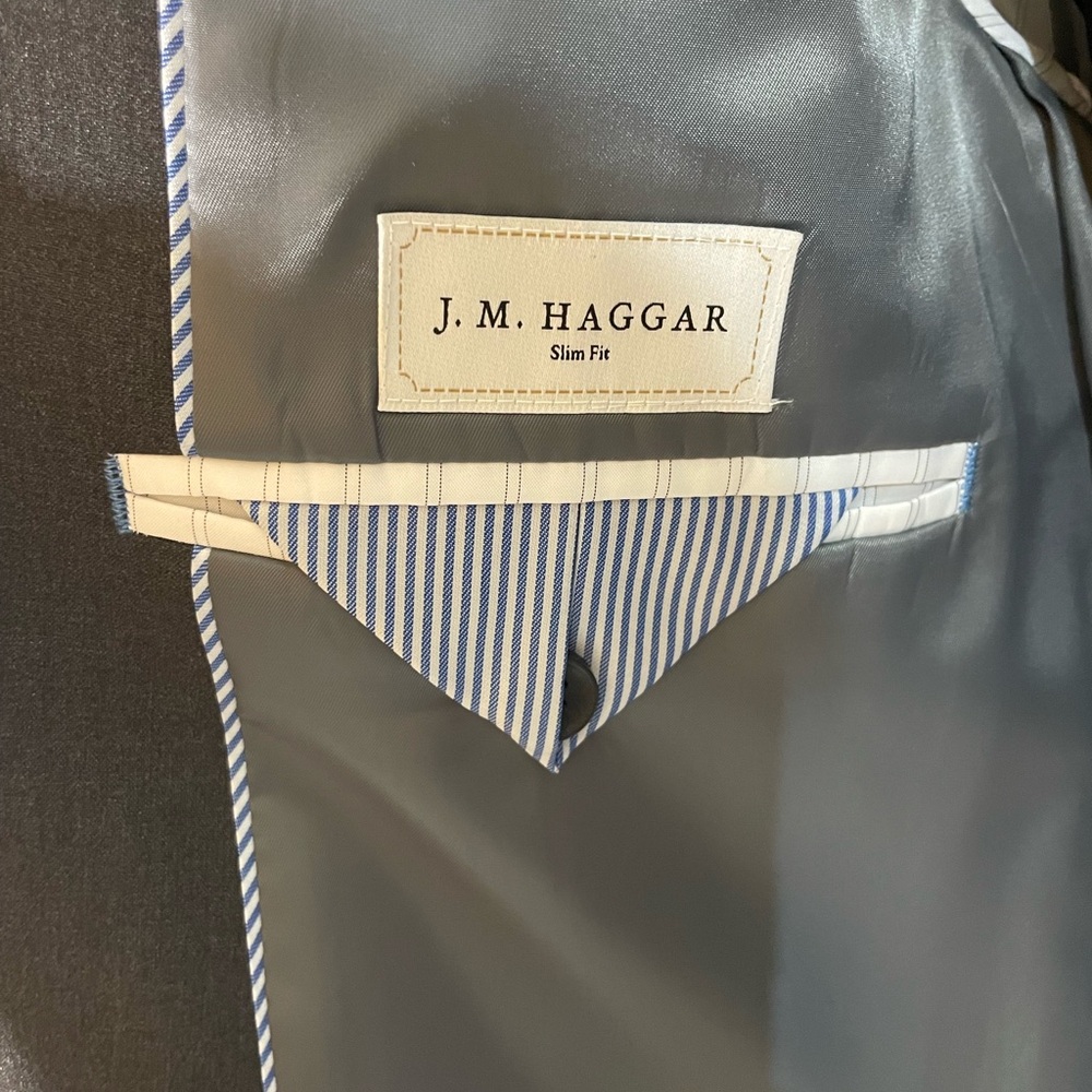Haggar suit coat. Grey. Slim fit. 44 regular.